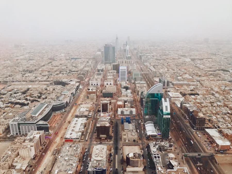 Modern Riyadh skyline representing business opportunities for freelancers in Saudi Arabia